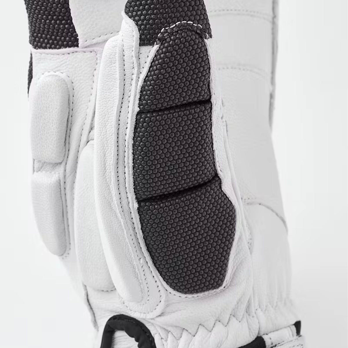 Hestra Gripen GS - mitten